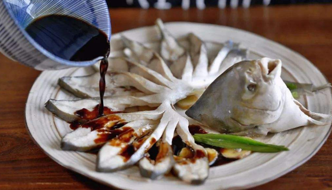 蒸魚豉油和味極鮮有什么區別，蒸魚豉油和普通醬油有啥區別