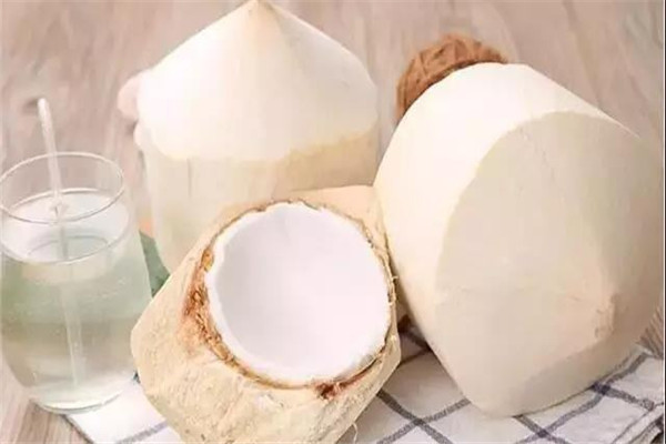 經常喝椰子水好不好，椰肉煮湯好嗎
