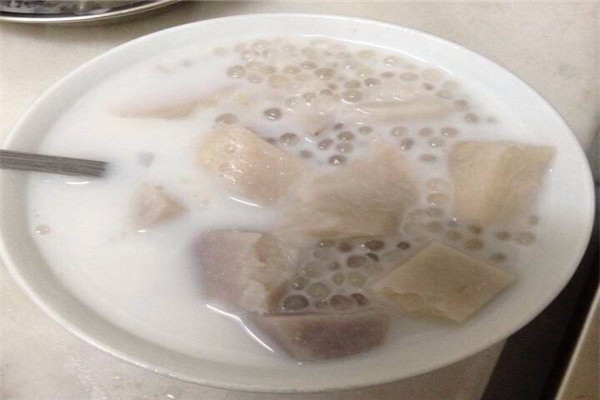 西米露用椰汁還是椰奶好，椰汁的營養(yǎng)和功效