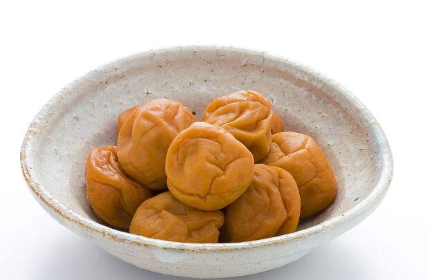 杏子泡酒要去核嗎 沒熟的杏子可以泡酒嗎
