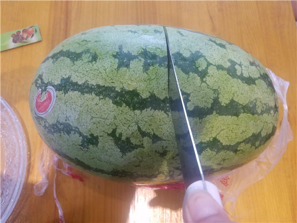 快速切西瓜的方法(圖解) 好看又可愛的切西瓜方法