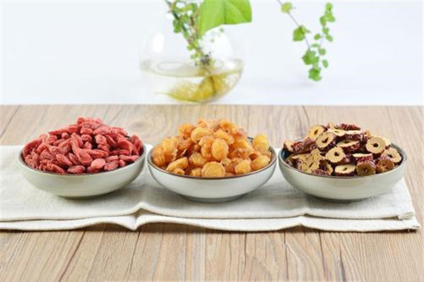 喂奶可以吃什么水果 喂奶期間吃水果的好處