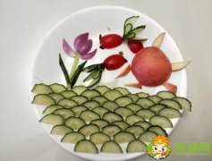 荷花水果拼盤簡(jiǎn)單做法，金魚和烏龜荷花水果拼盤組合