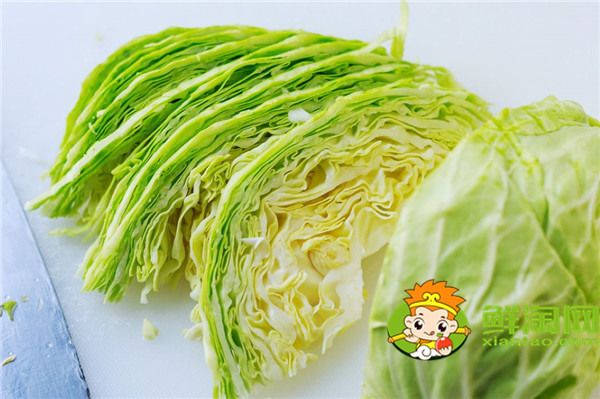 卷心菜能生吃嗎,卷心菜生吃還是熟吃好