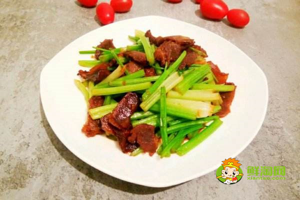 芹菜炒牛肉可以加洋蔥嗎，芹菜炒牛肉怎么做才嫩