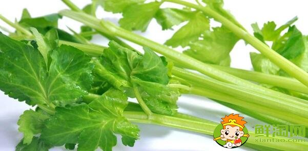 生吃芹菜怎么處理，芹菜生吃好還是焯一下水更好