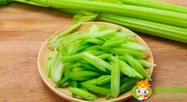 芹菜用水焯后能冷凍嗎，芹菜用水泡了一夜還能吃嗎