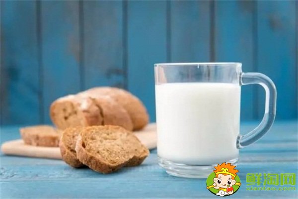 牛奶晚上什么時(shí)候喝最好,晚上喝純牛奶會(huì)胖嗎