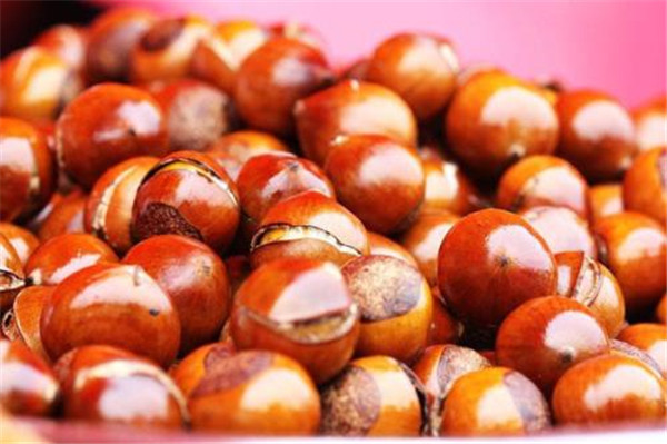 板栗蒸著吃還是煮著吃，板栗煮著吃營養(yǎng)更好