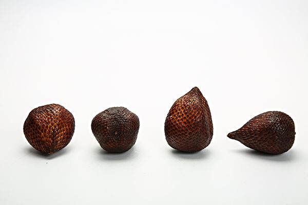蛇皮果應該怎么吃，蛇皮果直接食用最好