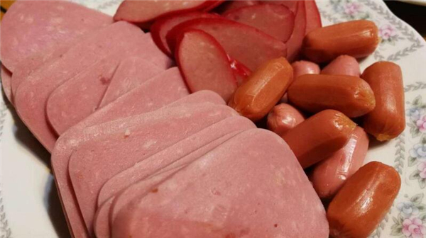 火腿腸和午餐肉的區別在哪里
