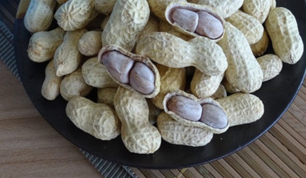 蒜香味花生是怎么炒出來的