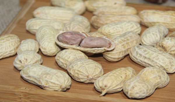 蒜香味花生是怎么炒出來的
