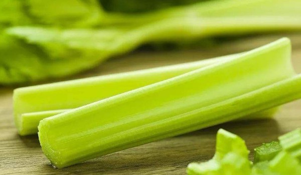 芹菜怎樣保存放才能更新鮮