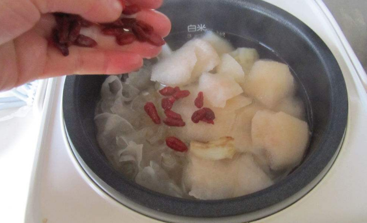 銀耳湯怎么做才粘稠