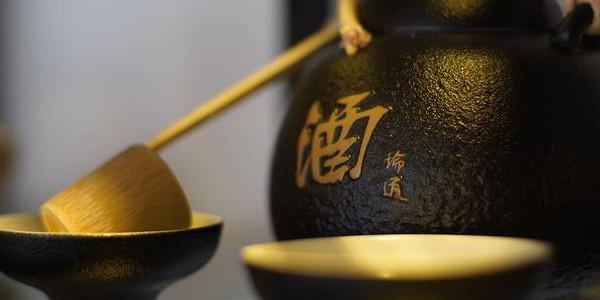 茅臺酒以什么原料制成