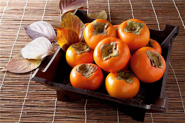 菠菜柿子可以一起吃嗎